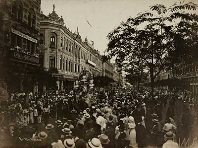 Desfile das Grandes Sociedades Carnavalescas no Rio de Janeiro, c.1919