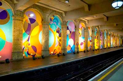 Painéis no metrô de Londres, Beatriz Milhazes, 2008